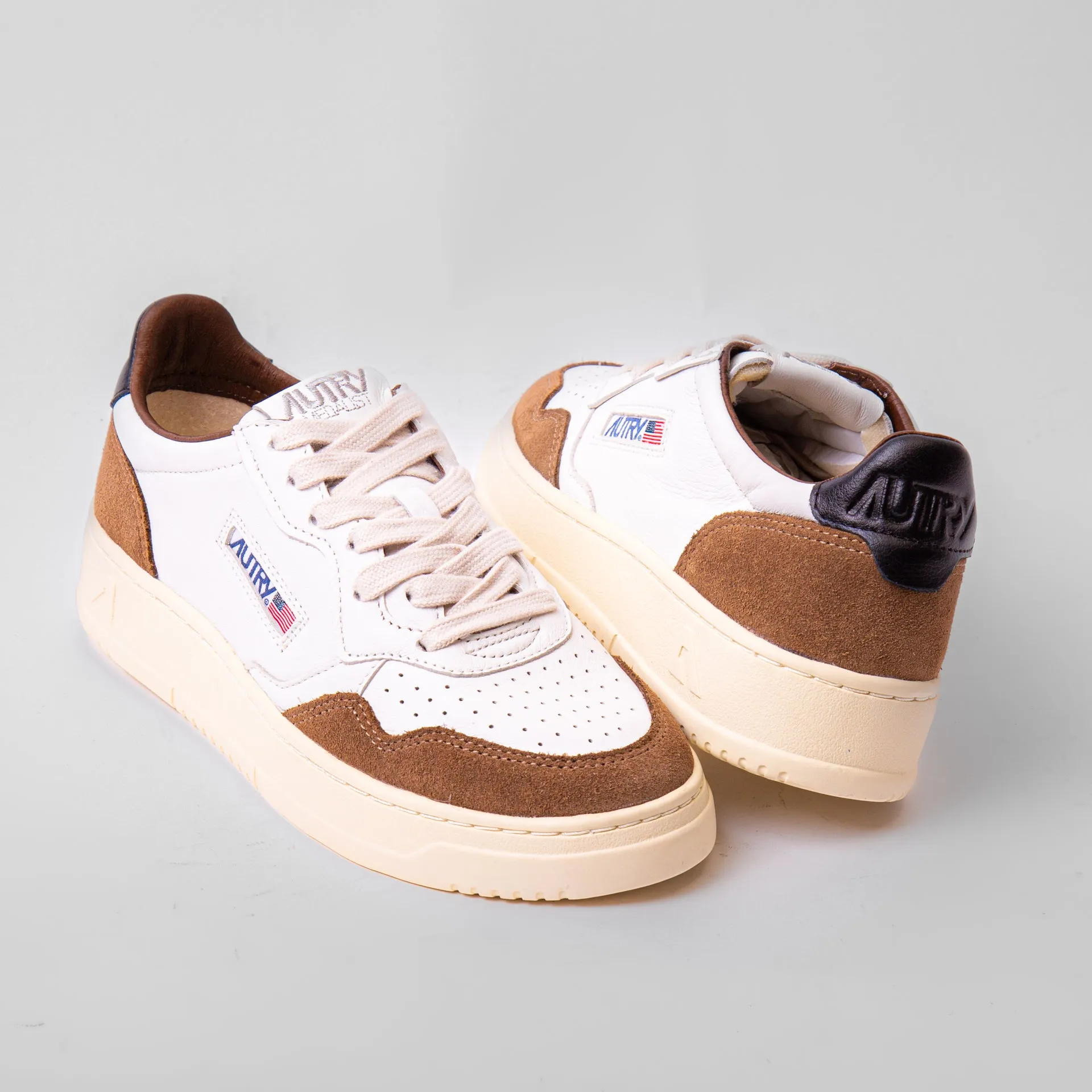 AUTRY SNEAKERS MEDALIST LOW AULW-GS 21 