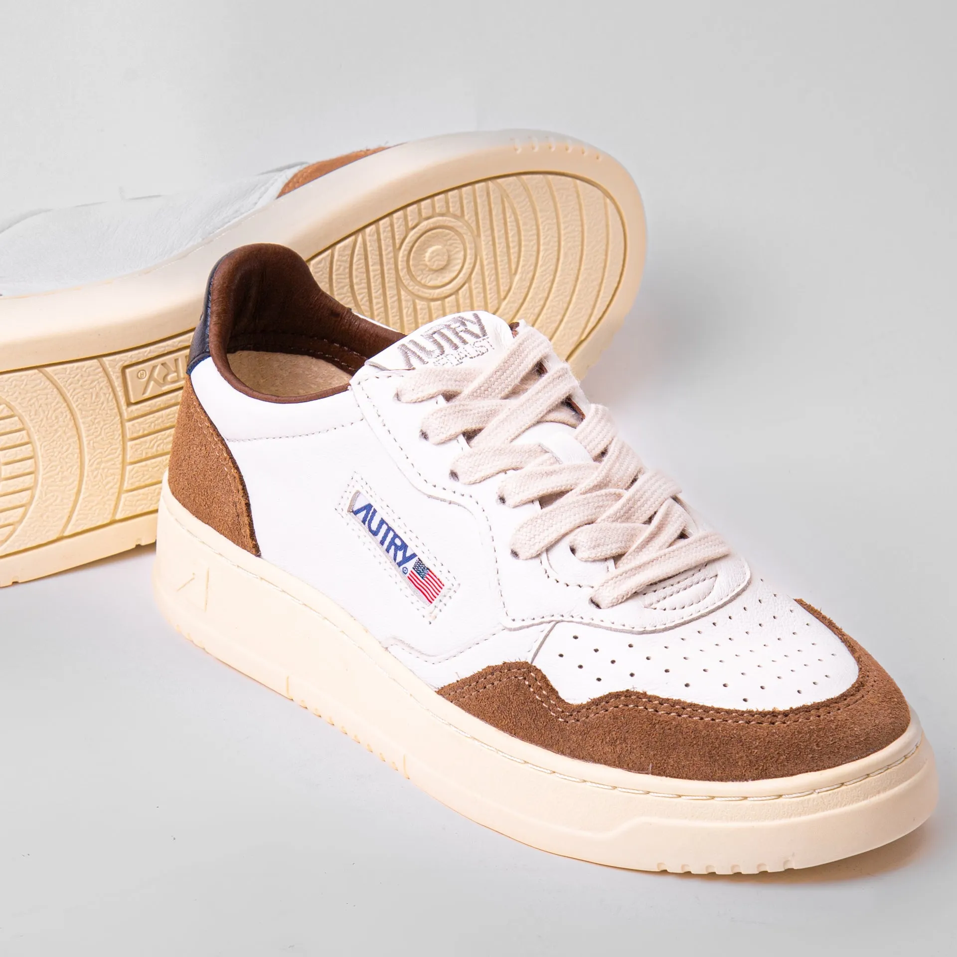 AUTRY SNEAKERS MEDALIST LOW AULW-GS 21 